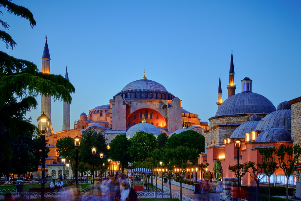 Istanbul: Where East Meets West in a Fusion of Culture and History