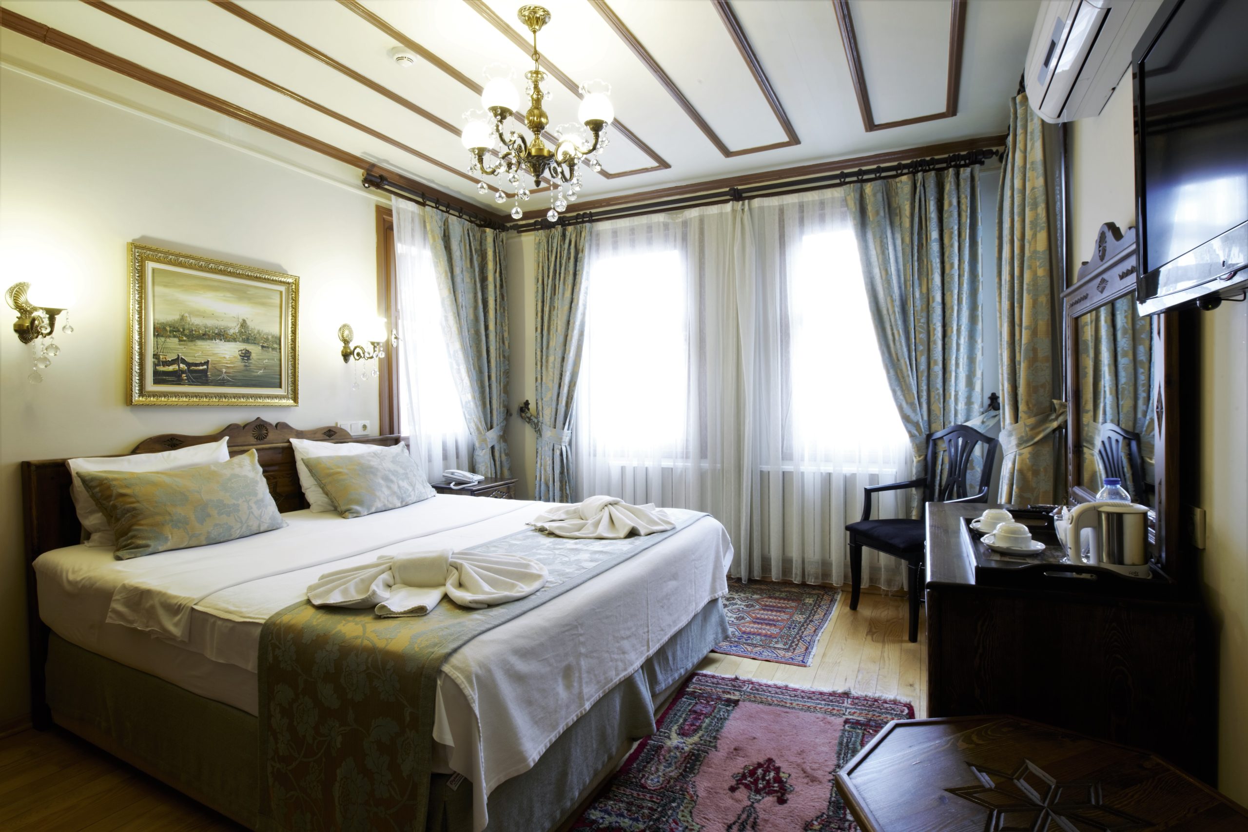 Discovering the Best Areas to Stay and Top Hotels in Istanbul